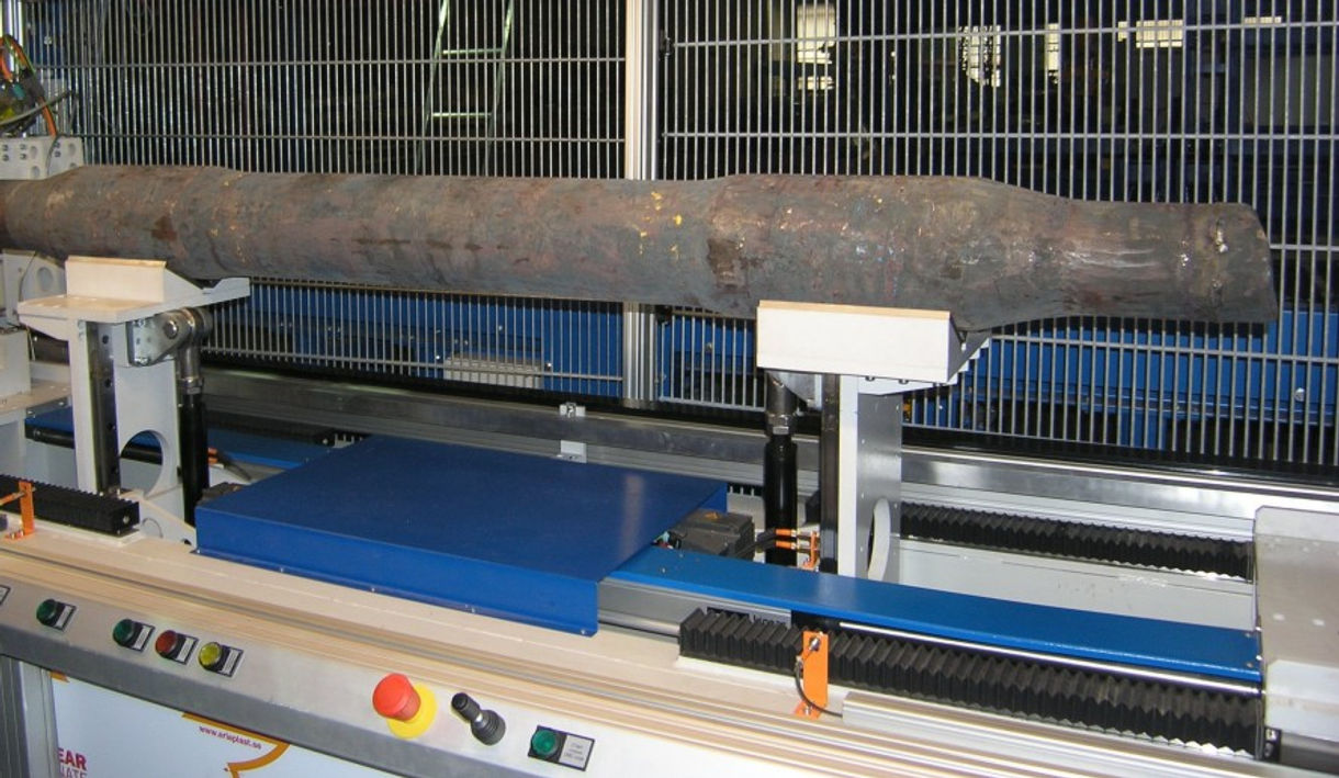 Visual, dimensional and geometric checking device for measurement of forged railway axles Visual, dimensional and geometric checking device for measurement of forged railway axles